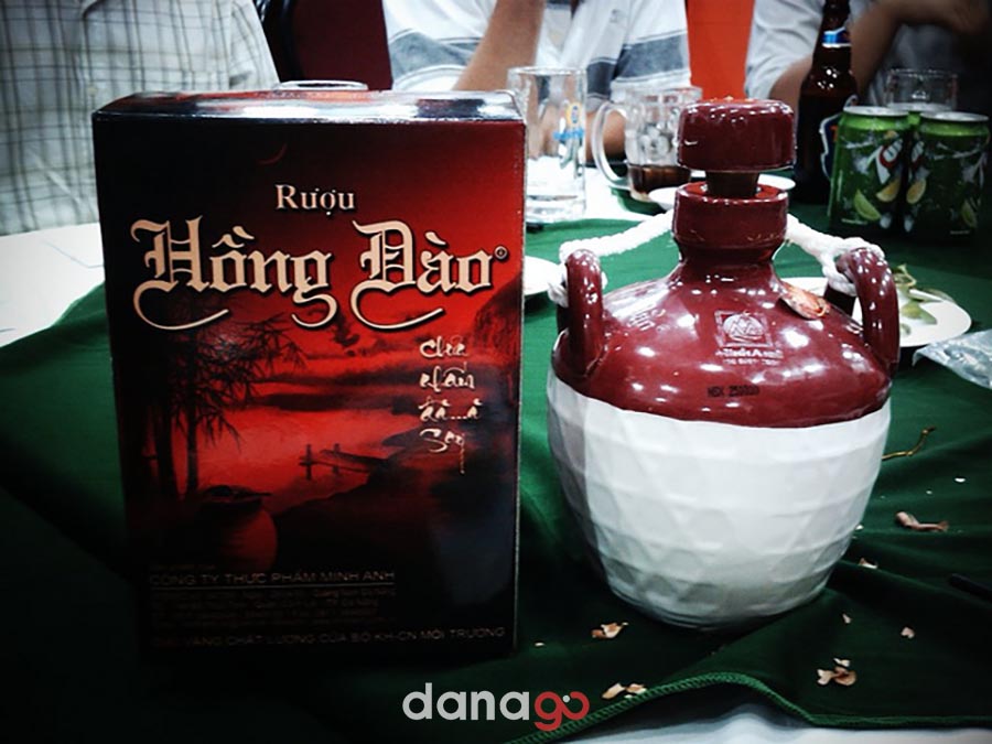 Rượu Hồng Đào