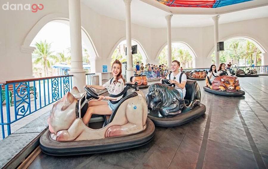 Khu trò chơi trong nhà