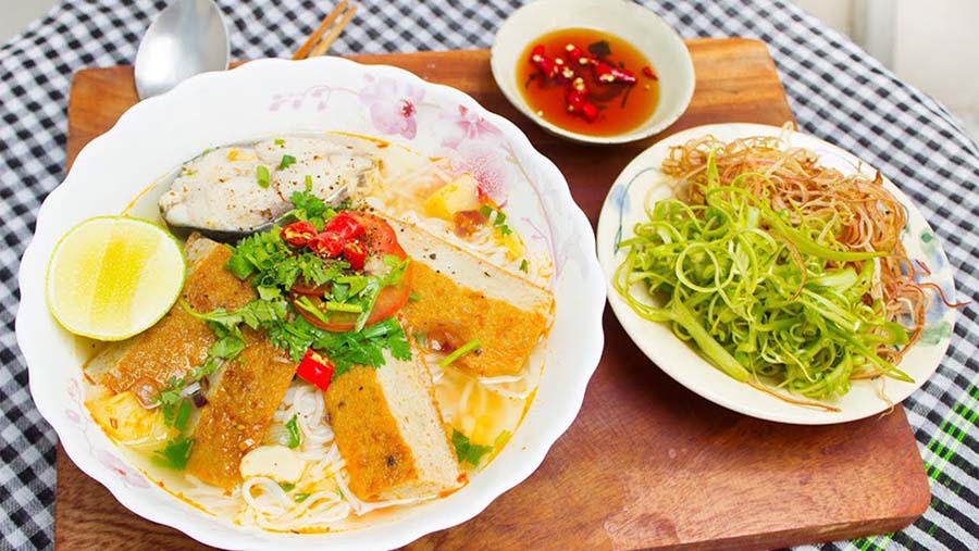 Bún Chả Cá Bà Toải.