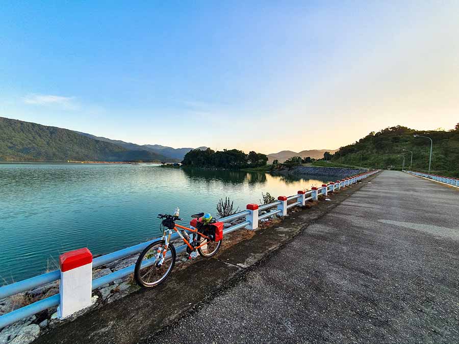 Hồ Hàm Thuận Đa Mi